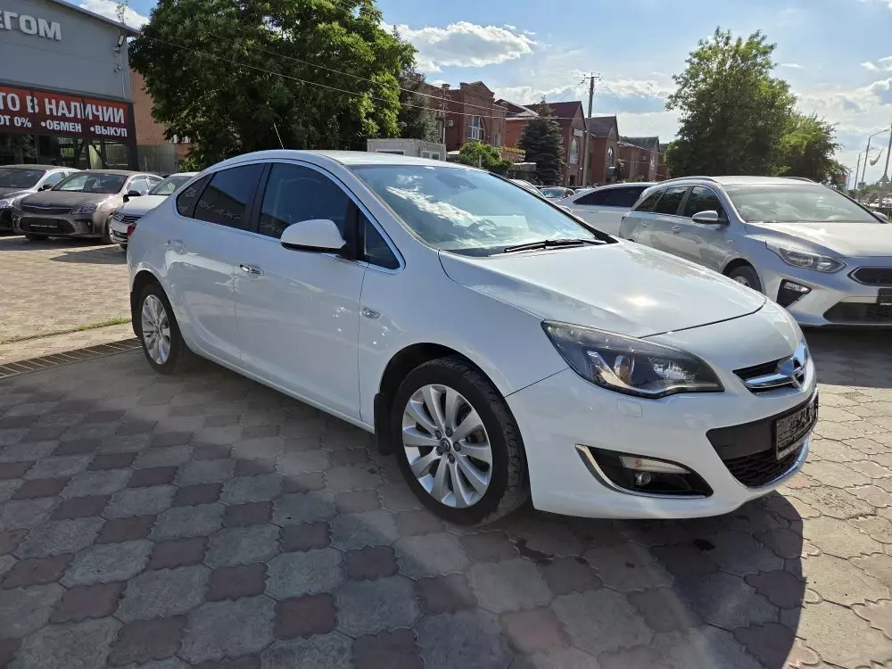 Opel Astra 2012