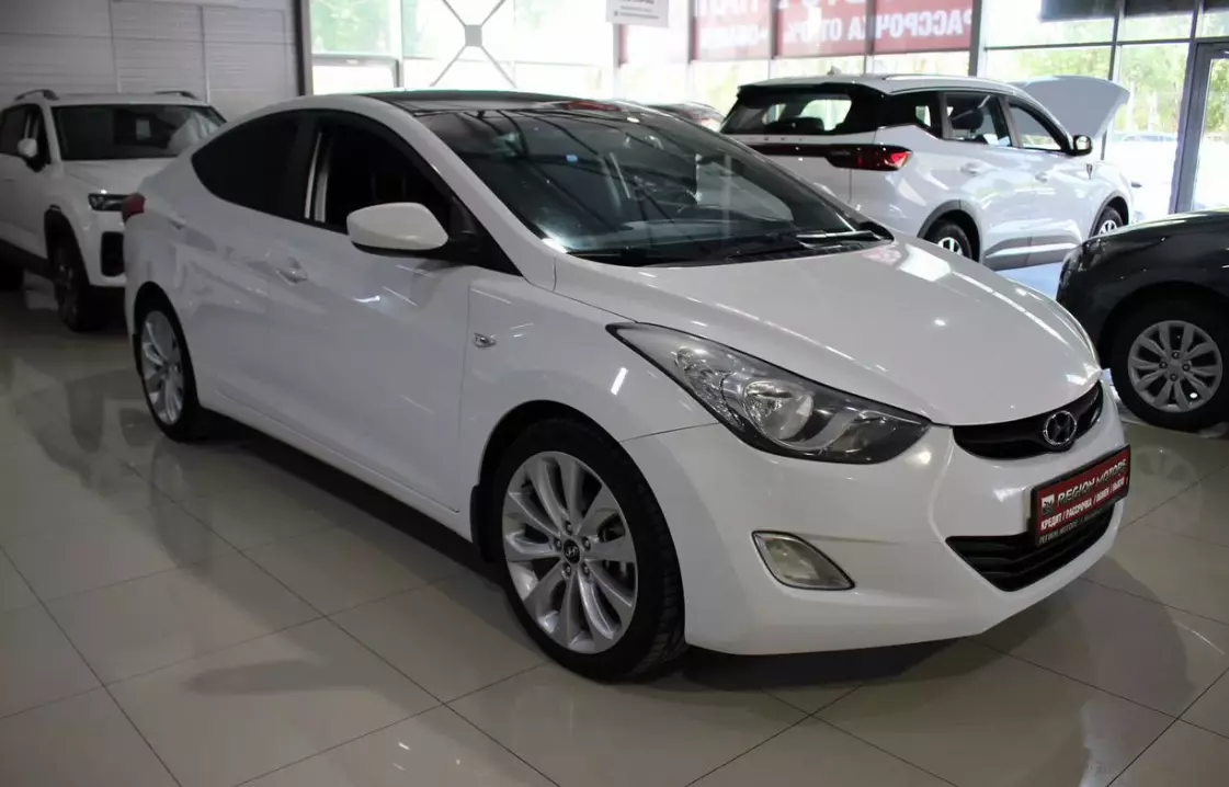 Hyundai Elantra 2012